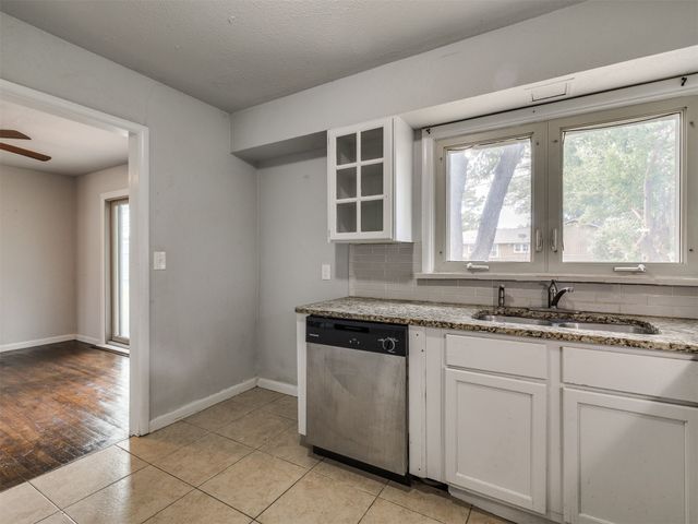 8934 E Newton Street, Tulsa, OK 74115