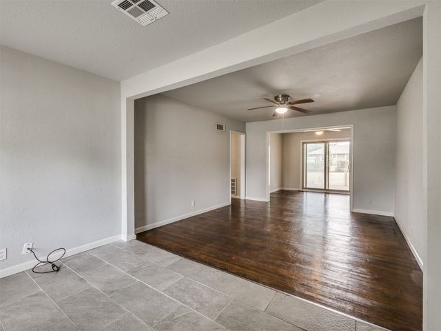8934 E Newton Street, Tulsa, OK 74115
