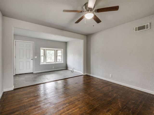 8934 E Newton Street, Tulsa, OK 74115