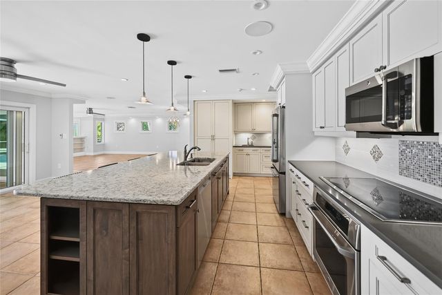 606 OWL WAY, Sarasota, FL 34236