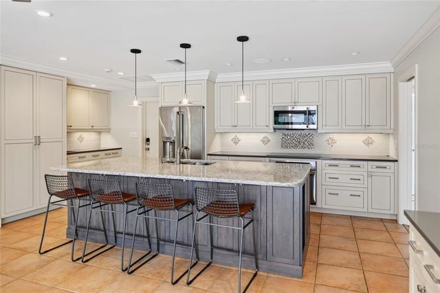606 OWL WAY, Sarasota, FL 34236