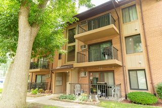 7018 W 110 Street 8, Worth, IL 60482