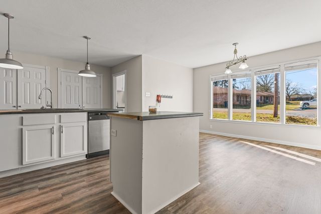 2400 Holly Street, Jacksonville, TX 75766