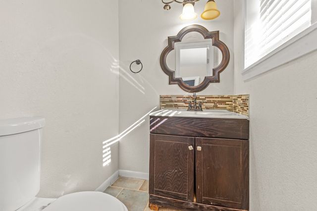 2400 Holly Street, Jacksonville, TX 75766