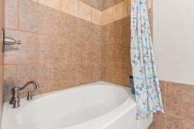 2400 Holly Street, Jacksonville, TX 75766