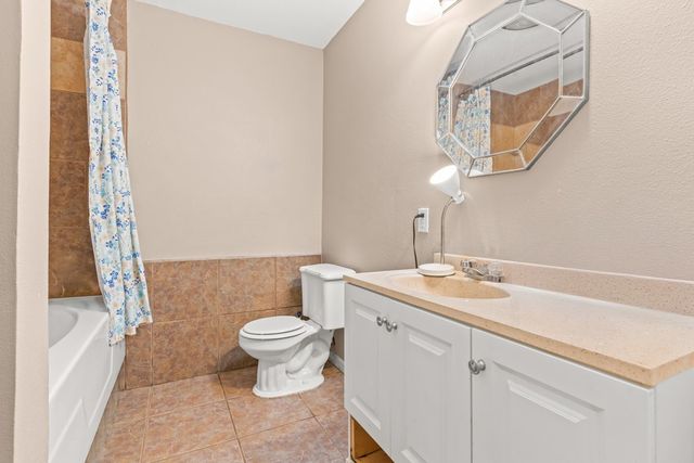 2400 Holly Street, Jacksonville, TX 75766