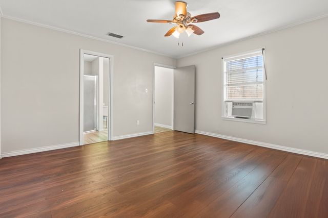 2400 Holly Street, Jacksonville, TX 75766