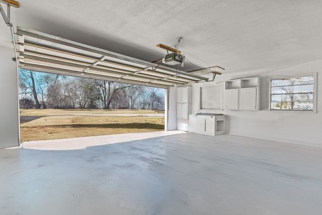 2400 Holly Street, Jacksonville, TX 75766