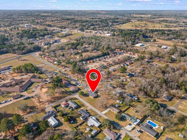 2400 Holly Street, Jacksonville, TX 75766