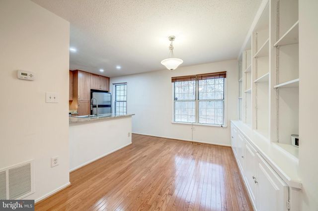 2350 BRANLEIGH PARK CT, Reston, VA 20191