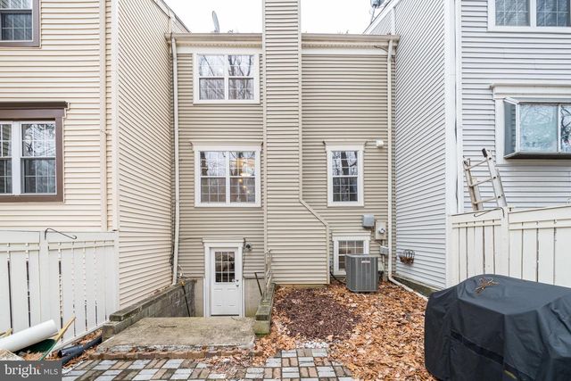 2350 BRANLEIGH PARK CT, Reston, VA 20191