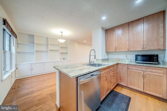 2350 BRANLEIGH PARK CT, Reston, VA 20191