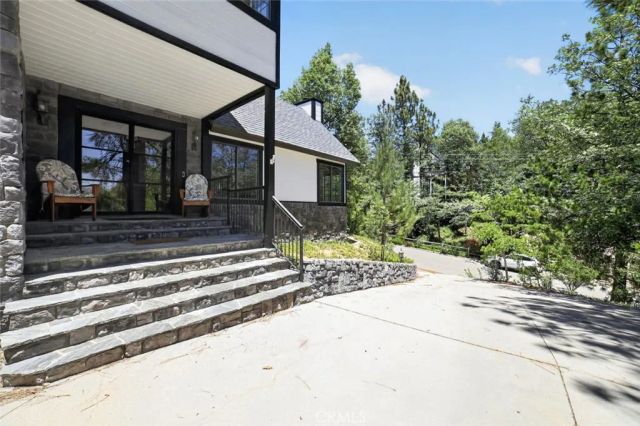 1198 Montreal Drive, Lake Arrowhead, CA 92352