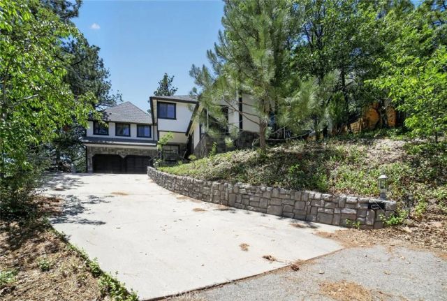 1198 Montreal Drive, Lake Arrowhead, CA 92352