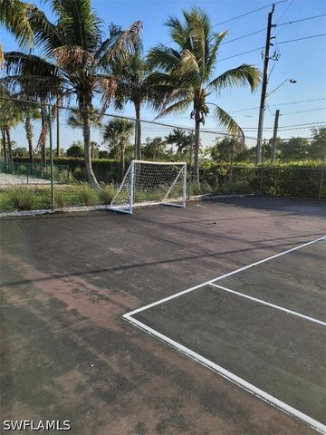 190 Santa Clara DR 190-4, Naples, FL 34104