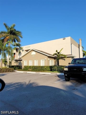 190 Santa Clara DR 190-4, Naples, FL 34104