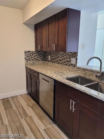 190 Santa Clara DR 190-4, Naples, FL 34104