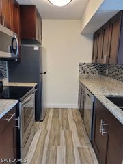 190 Santa Clara DR 190-4, Naples, FL 34104