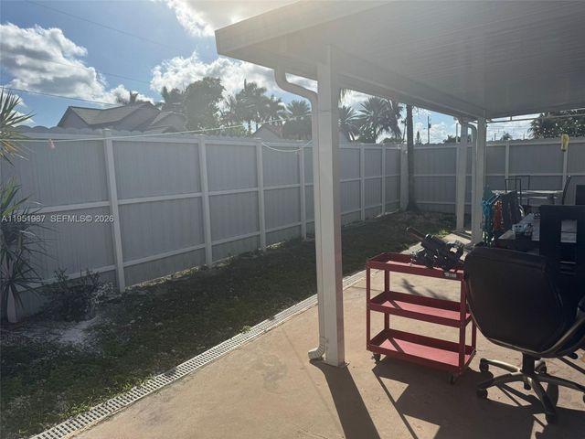 1750 SW 137th Ct, Miami, FL 33175