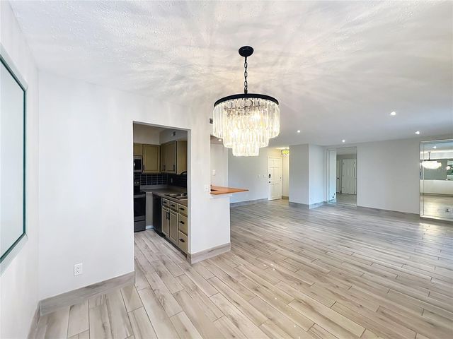 470 W PAR STREET 470, Orlando, FL 32804