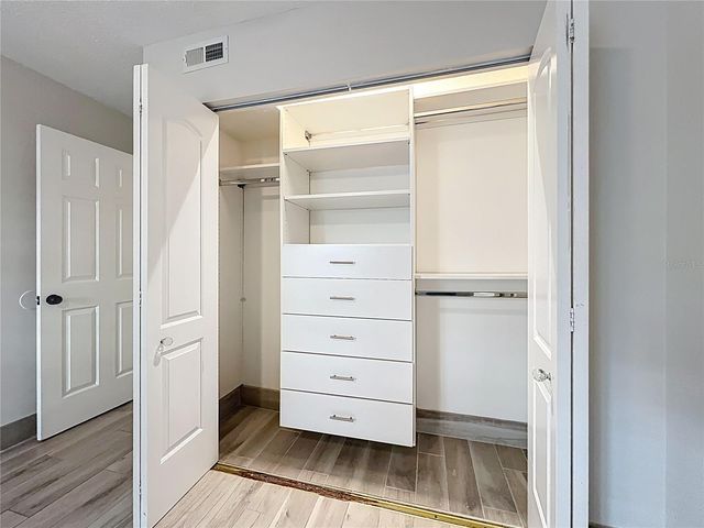 470 W PAR STREET 470, Orlando, FL 32804