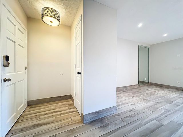 470 W PAR STREET 470, Orlando, FL 32804