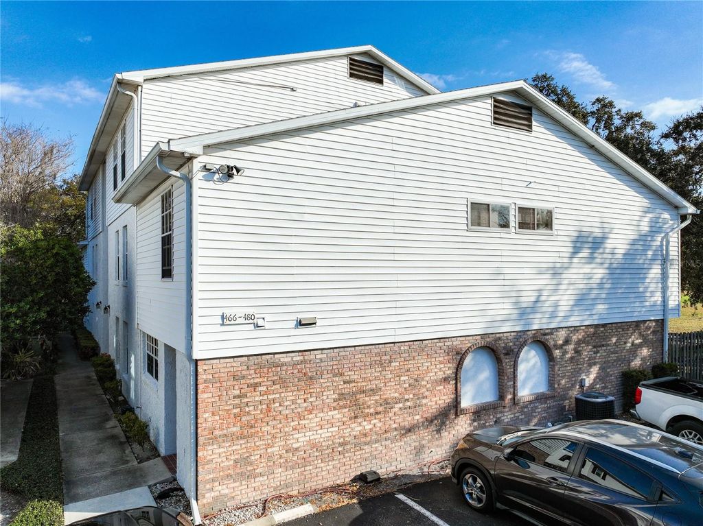 Image 2 of property listing at 470 W PAR STREET 470, Orlando, FL 32804