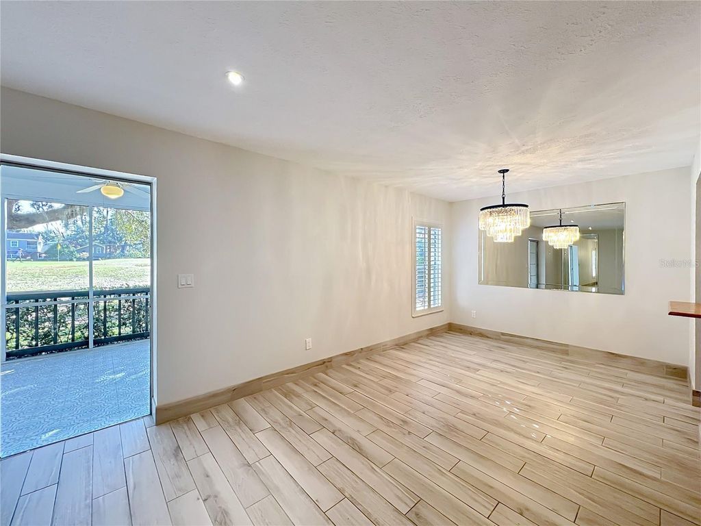 Image 14 of property listing at 470 W PAR STREET 470, Orlando, FL 32804