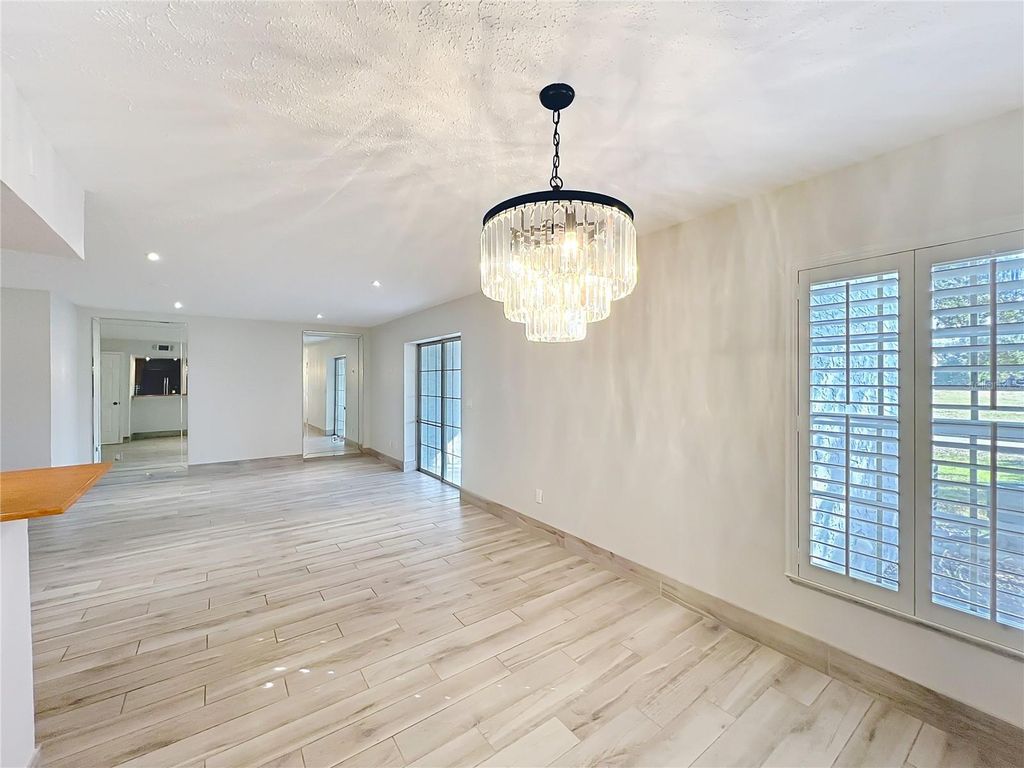 Image 19 of property listing at 470 W PAR STREET 470, Orlando, FL 32804