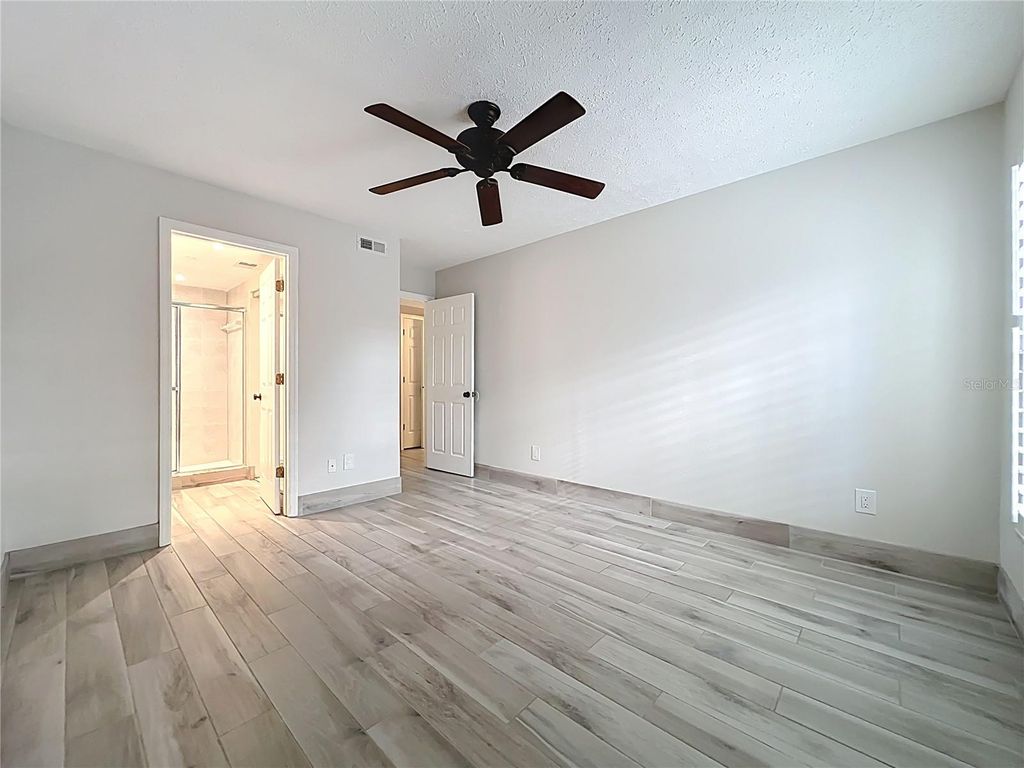 Image 34 of property listing at 470 W PAR STREET 470, Orlando, FL 32804