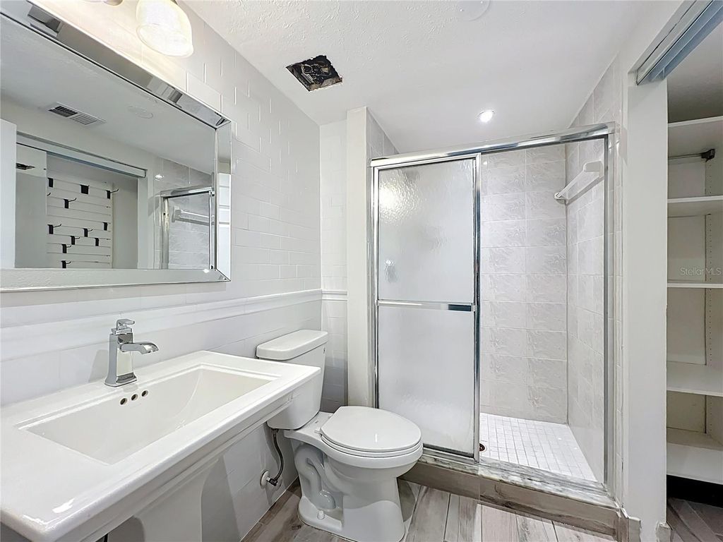 Image 36 of property listing at 470 W PAR STREET 470, Orlando, FL 32804