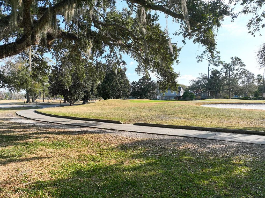 Image 51 of property listing at 470 W PAR STREET 470, Orlando, FL 32804