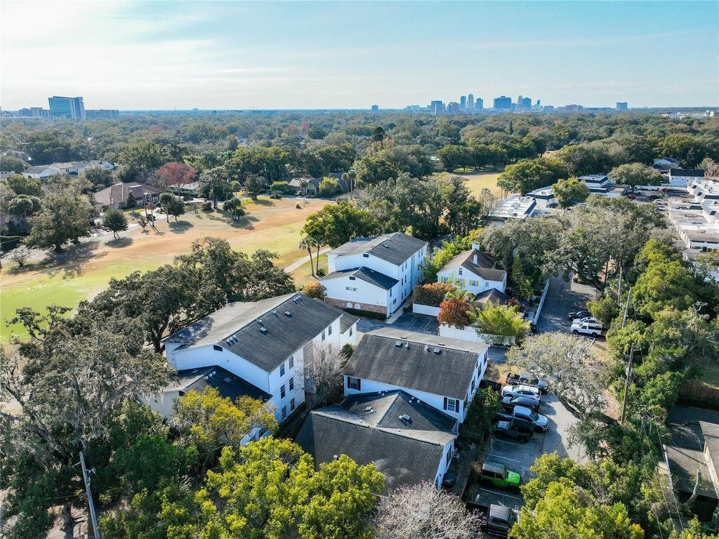 Image 72 of property listing at 470 W PAR STREET 470, Orlando, FL 32804