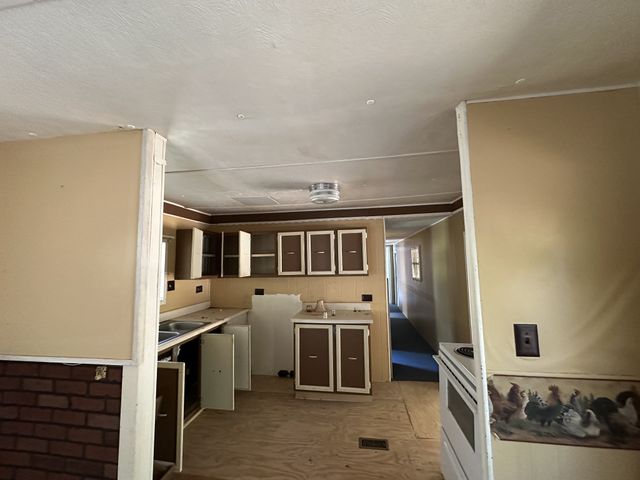 367 Lakeview Cir, Tennessee Ridge, TN 37178