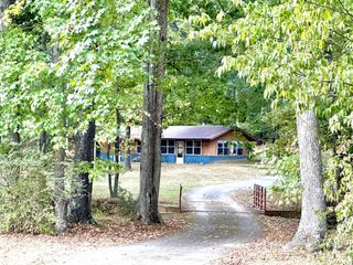 367 Lakeview Cir, Tennessee Ridge, TN 37178