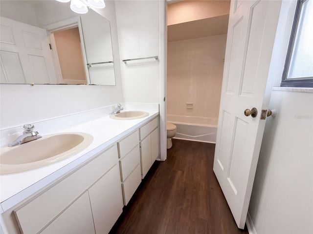 8022 TIMBER LAKE LANE, Sarasota, FL 34243