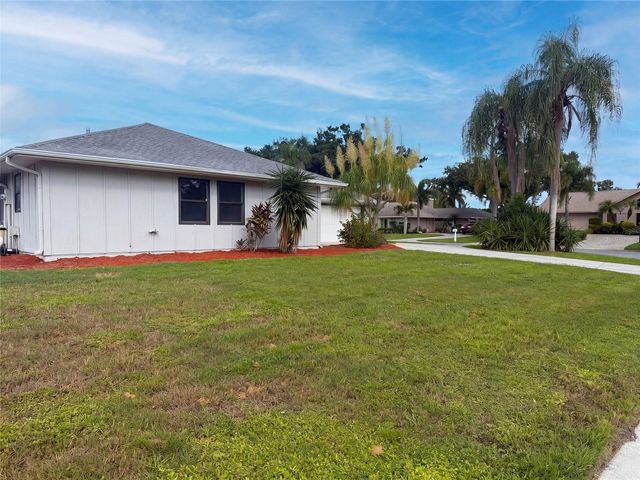 8022 TIMBER LAKE LANE, Sarasota, FL 34243