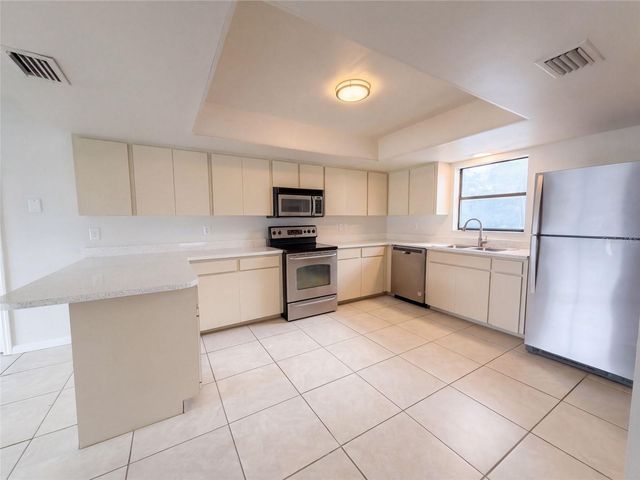 8022 TIMBER LAKE LANE, Sarasota, FL 34243