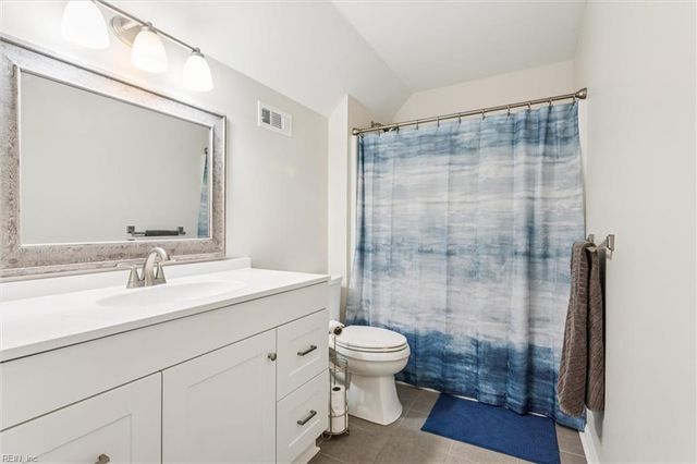 718 Dresden DR, Newport News, VA 23601