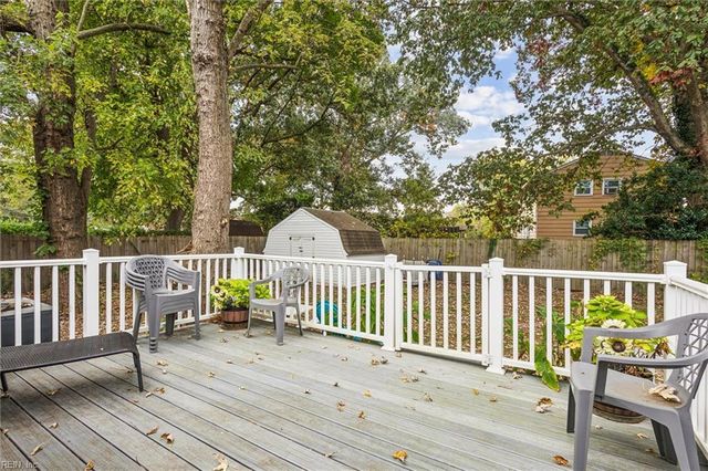 718 Dresden DR, Newport News, VA 23601