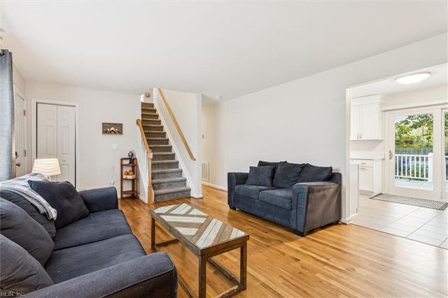 718 Dresden DR, Newport News, VA 23601