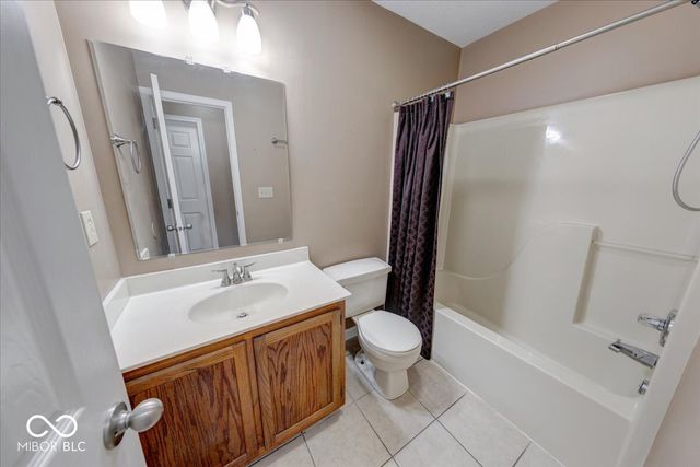 509 Speedway Woods Drive, Indianapolis, IN 46224