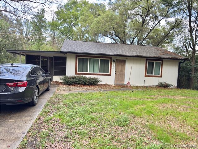 707 S Snapp Avenue, Inverness, FL 34453