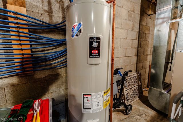 18579 Hobbler Lane, Lore City, OH 43755