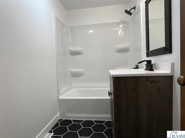 105 S 2nd Street, Odin, MN 56160