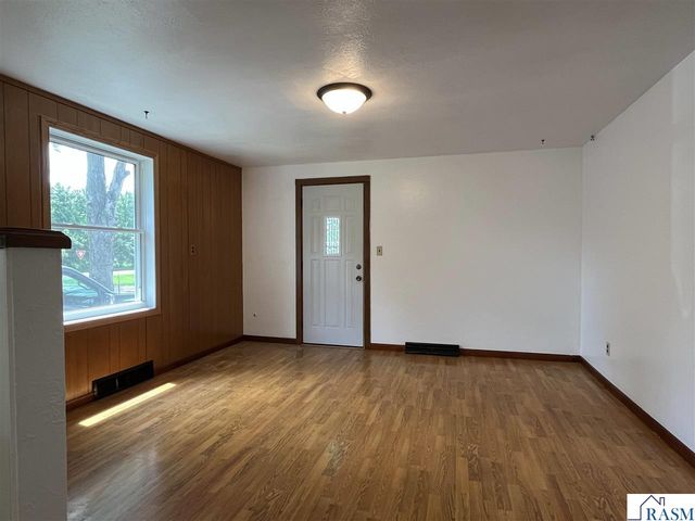 105 S 2nd Street, Odin, MN 56160