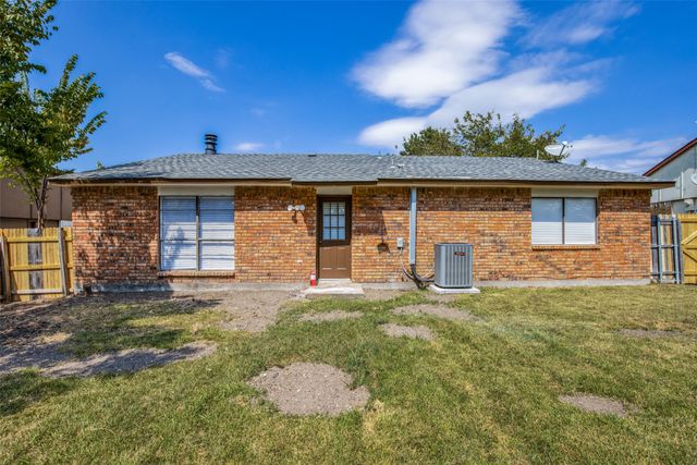 408 Rockcrest Drive, Mesquite, TX 75150