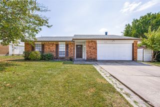 408 Rockcrest Drive, Mesquite, TX 75150