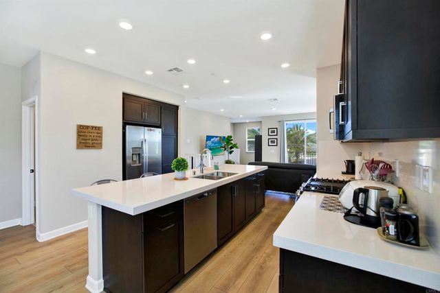 1231 Sunrise View 105, San Marcos, CA 92078