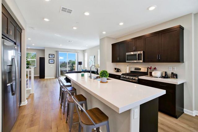 1231 Sunrise View 105, San Marcos, CA 92078